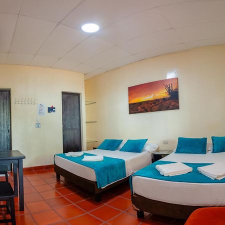 Hotel Villa Paraiso Villavieja Buitenkant foto
