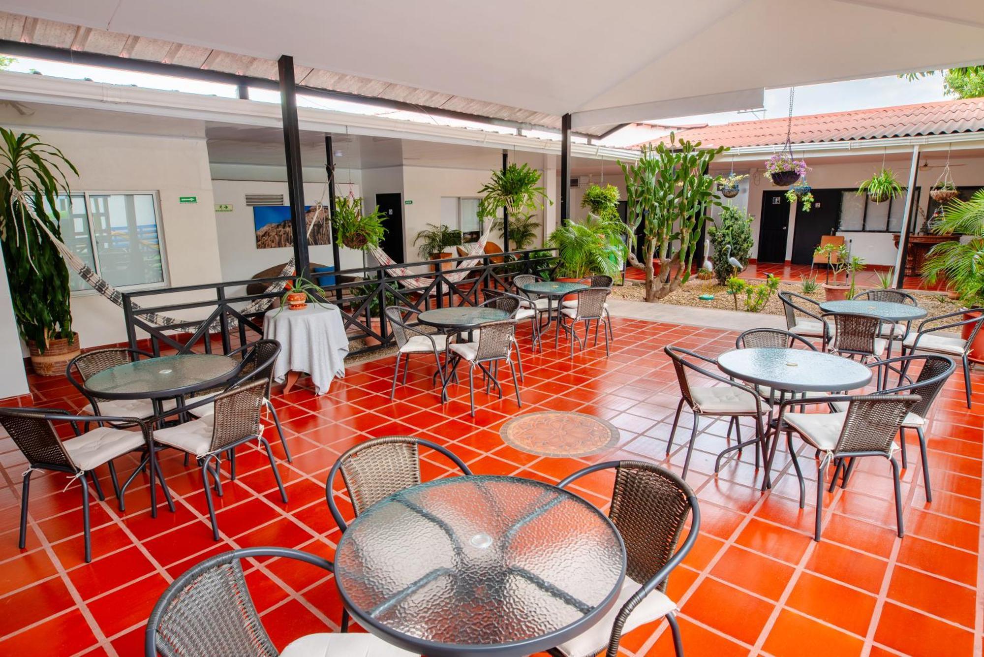 Hotel Villa Paraiso Villavieja Buitenkant foto