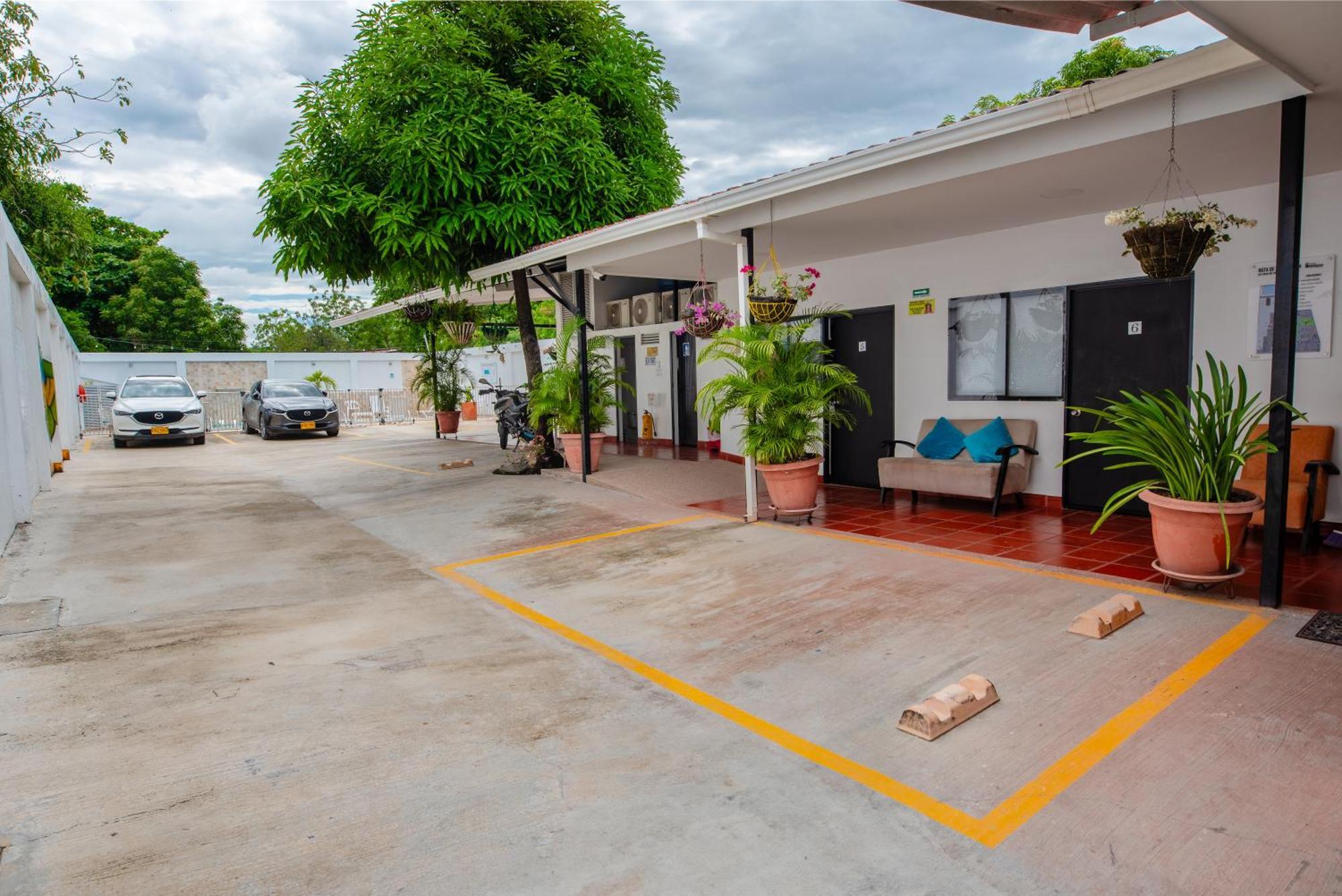 Hotel Villa Paraiso Villavieja Buitenkant foto