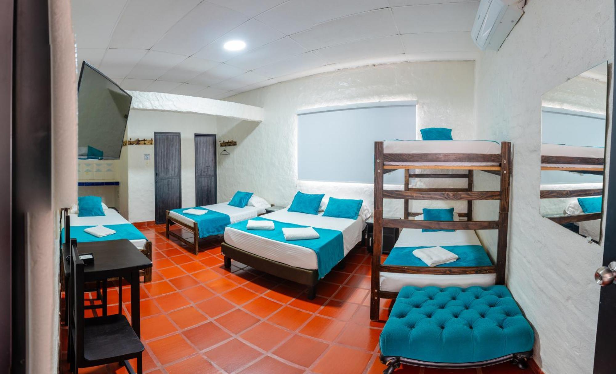 Hotel Villa Paraiso Villavieja Buitenkant foto